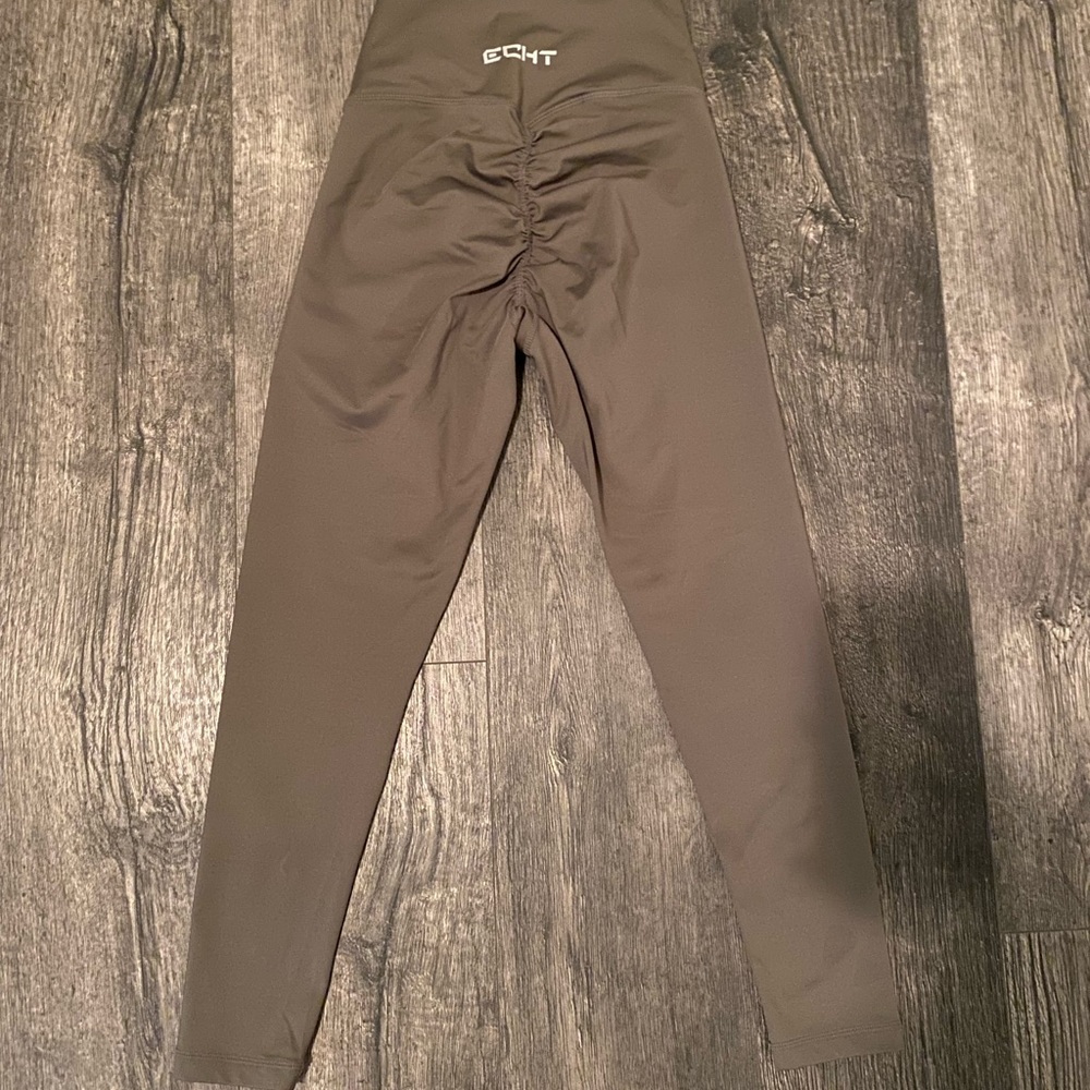 Echt workout scrunch leggings.